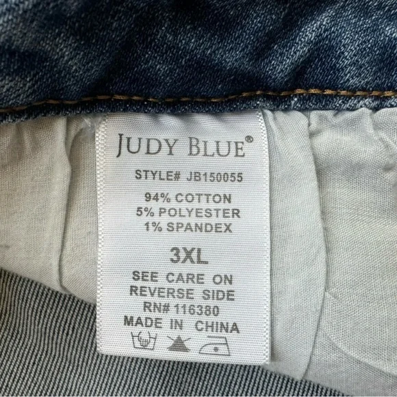 Judy Blue Lemon Drop Patch Jean Shorts Women's 3XL/22 Blue Denim Distressed - Picture 9 of 10